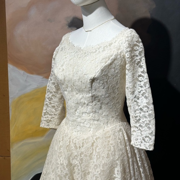 William Cahill BEVERLY HILLS 1950s Lace Wedding Dress - Picture 11 of 13